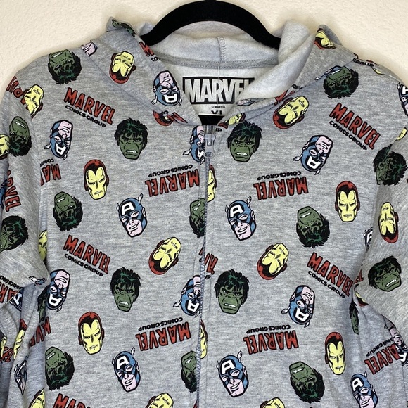 Marvel Comics HULK! CAPTAIN AMERICA! IRON MAN! Hero Toss Fleece Hoodie NWT - Picture 2 of 10